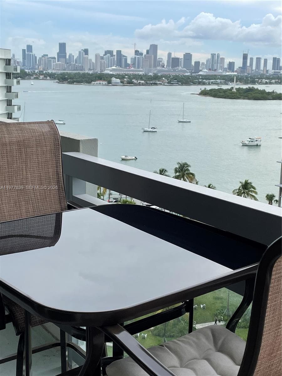 1500 Bay Rd # 1566S, Miami Beach FL 33139 — 1