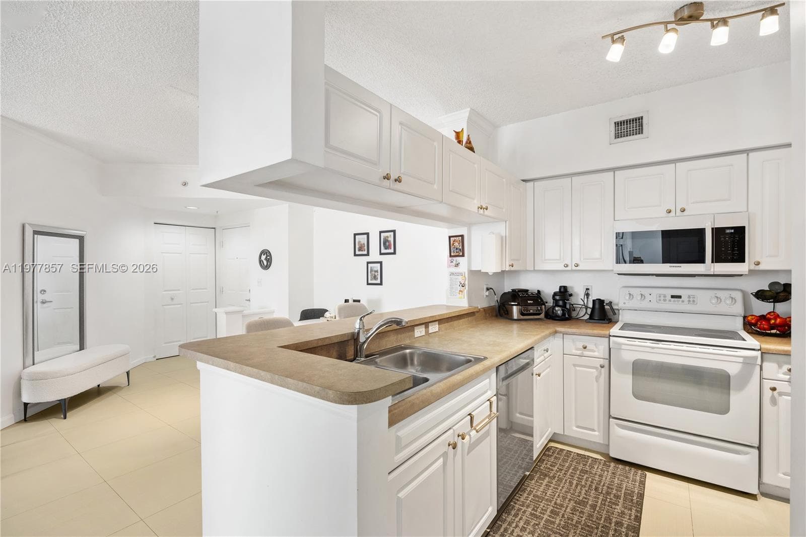 17100 N Bay Rd # 1810, Sunny Isles Beach FL 33160 — 9