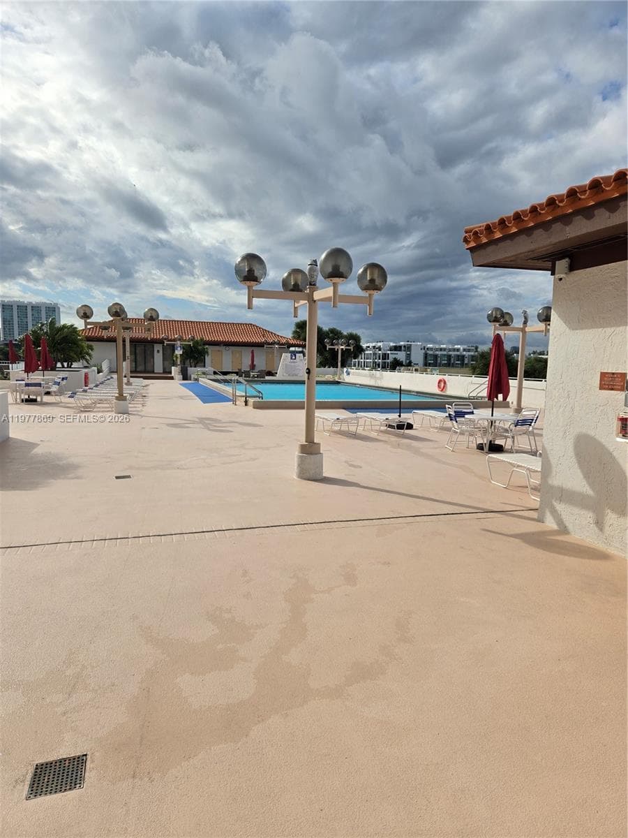 Winston Towers 700 Condo, Sunny Isles Beach, FL — 16