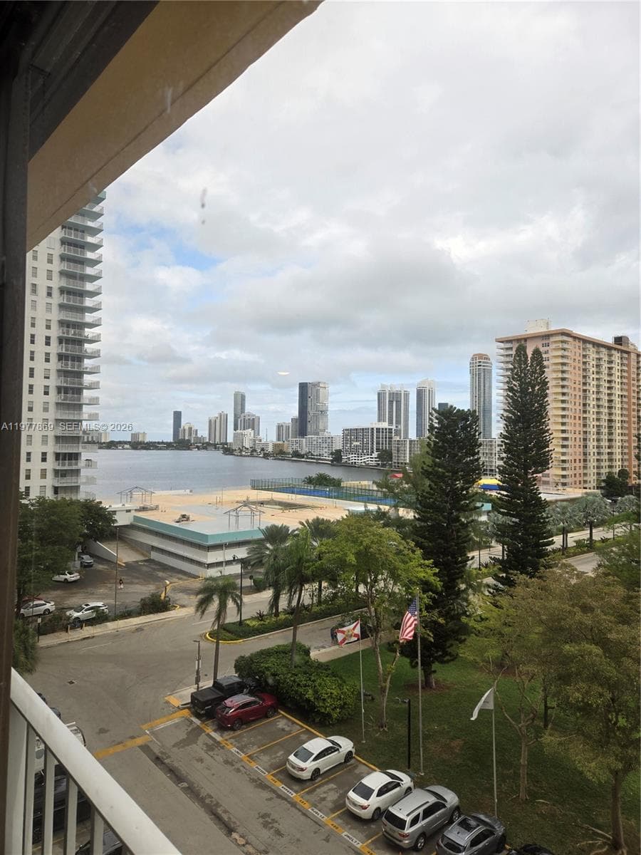 Winston Towers 700 Condo, Sunny Isles Beach, FL — 3