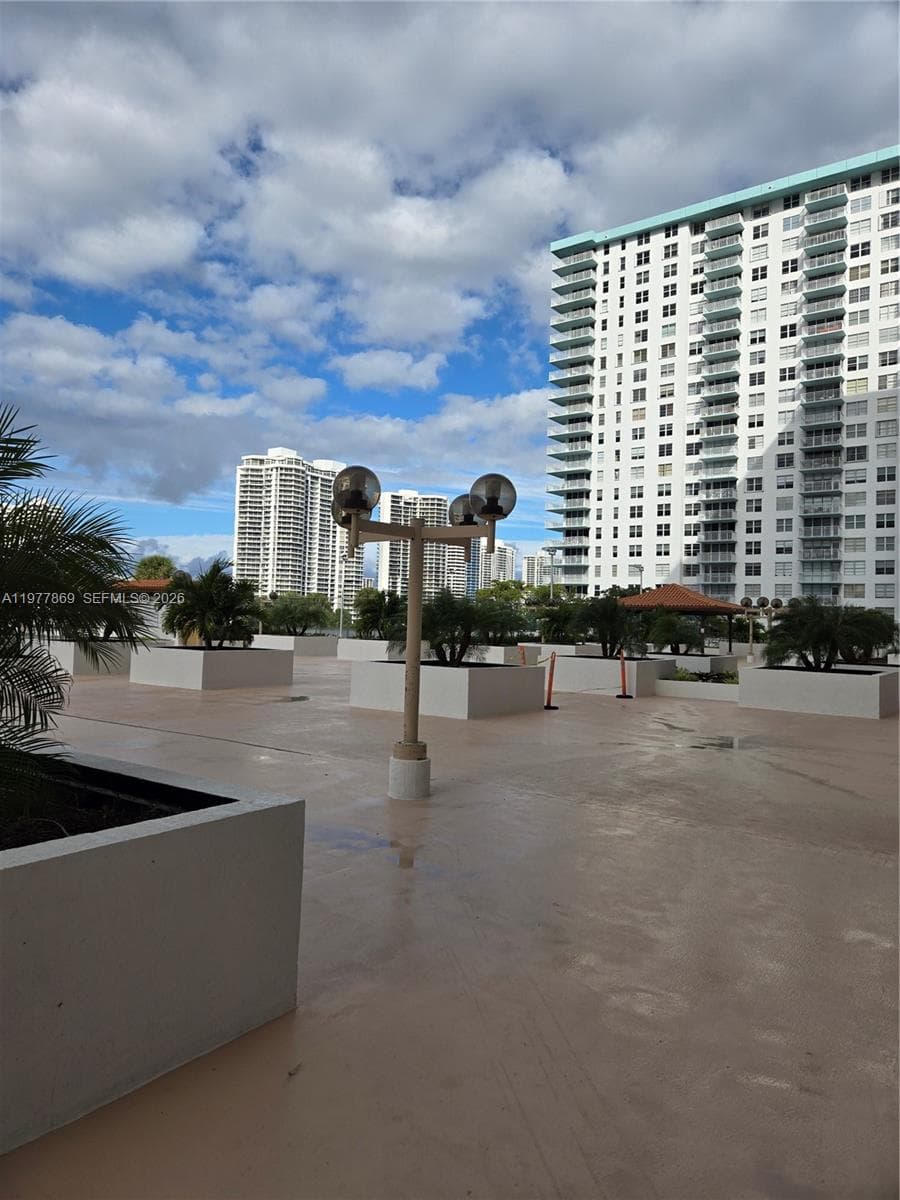 Winston Towers 700 Condo, Sunny Isles Beach, FL — 14