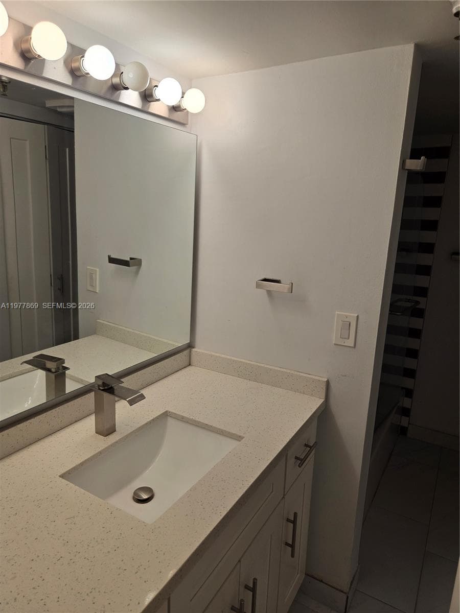 Winston Towers 700 Condo, Sunny Isles Beach, FL — 11
