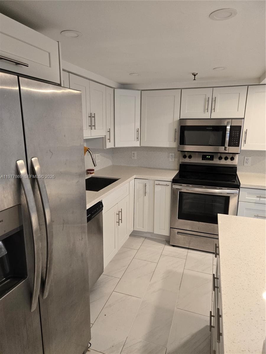 Winston Towers 700 Condo, Sunny Isles Beach, FL — 8