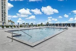 5601 Collins Ave # 505, Miami Beach FL 33140 — 23