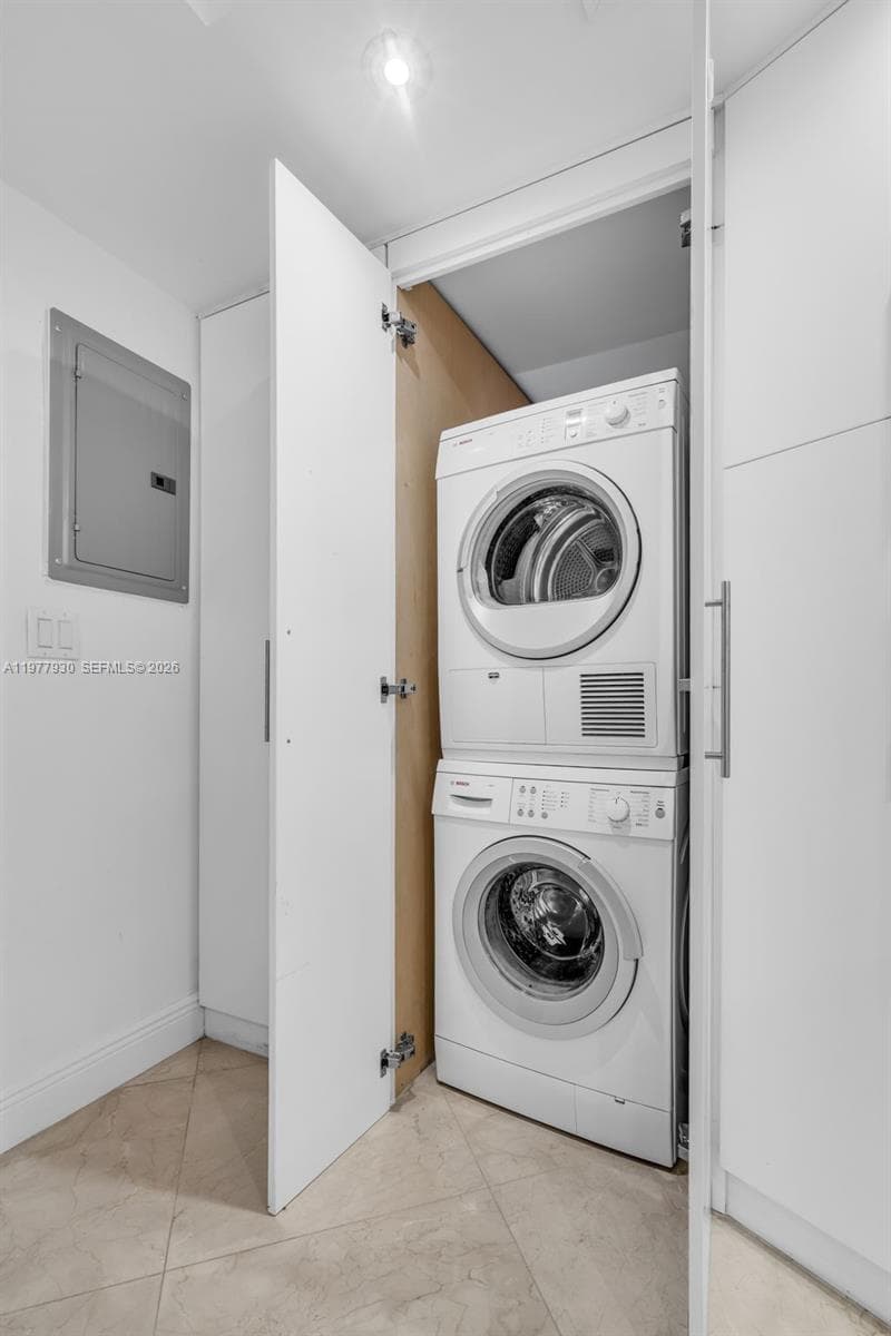 1121 Crandon Blvd # E1203, Key Biscayne FL 33149 — 23