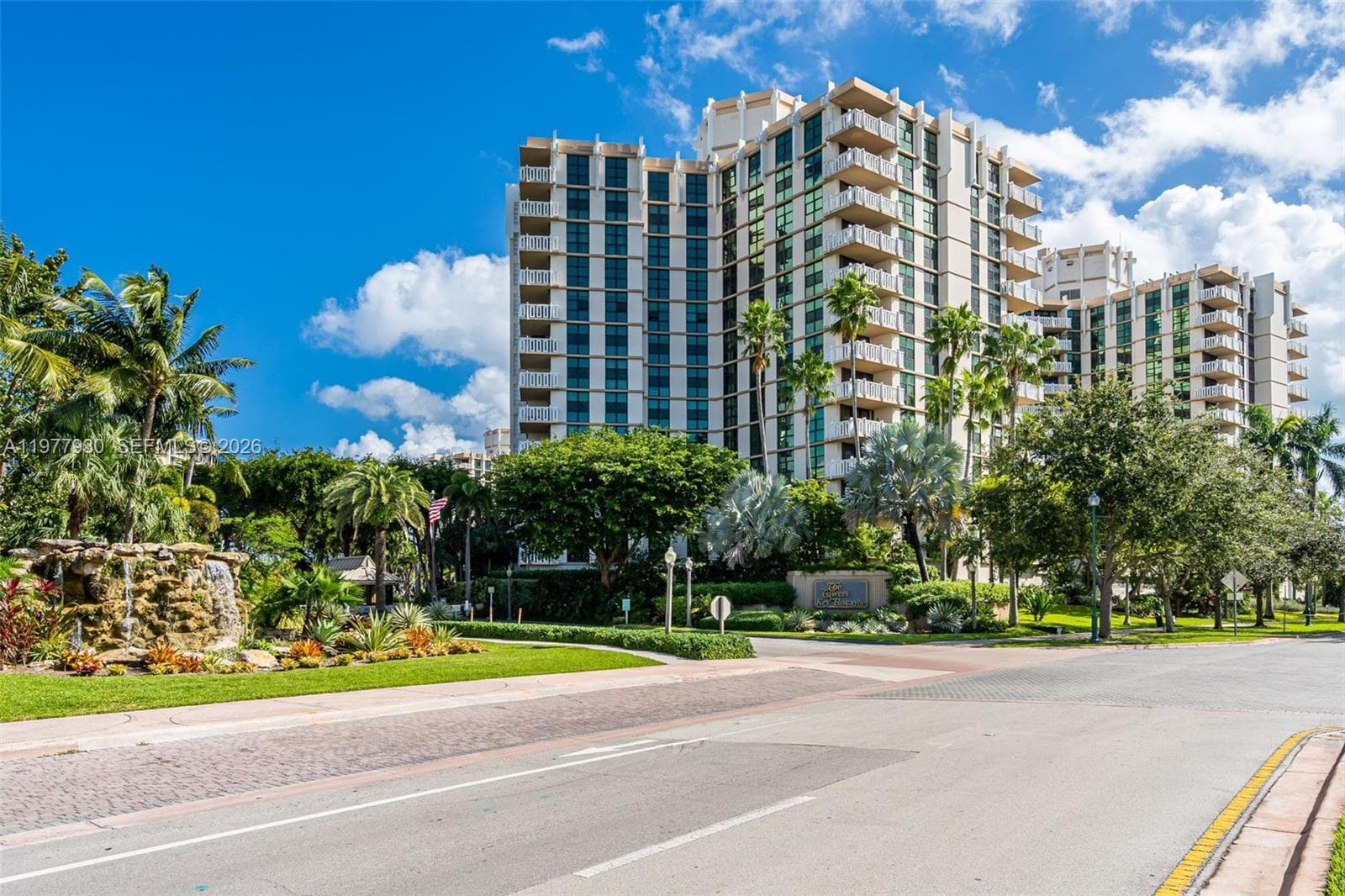 1121 Crandon Blvd # E1203, Key Biscayne FL 33149 — 33