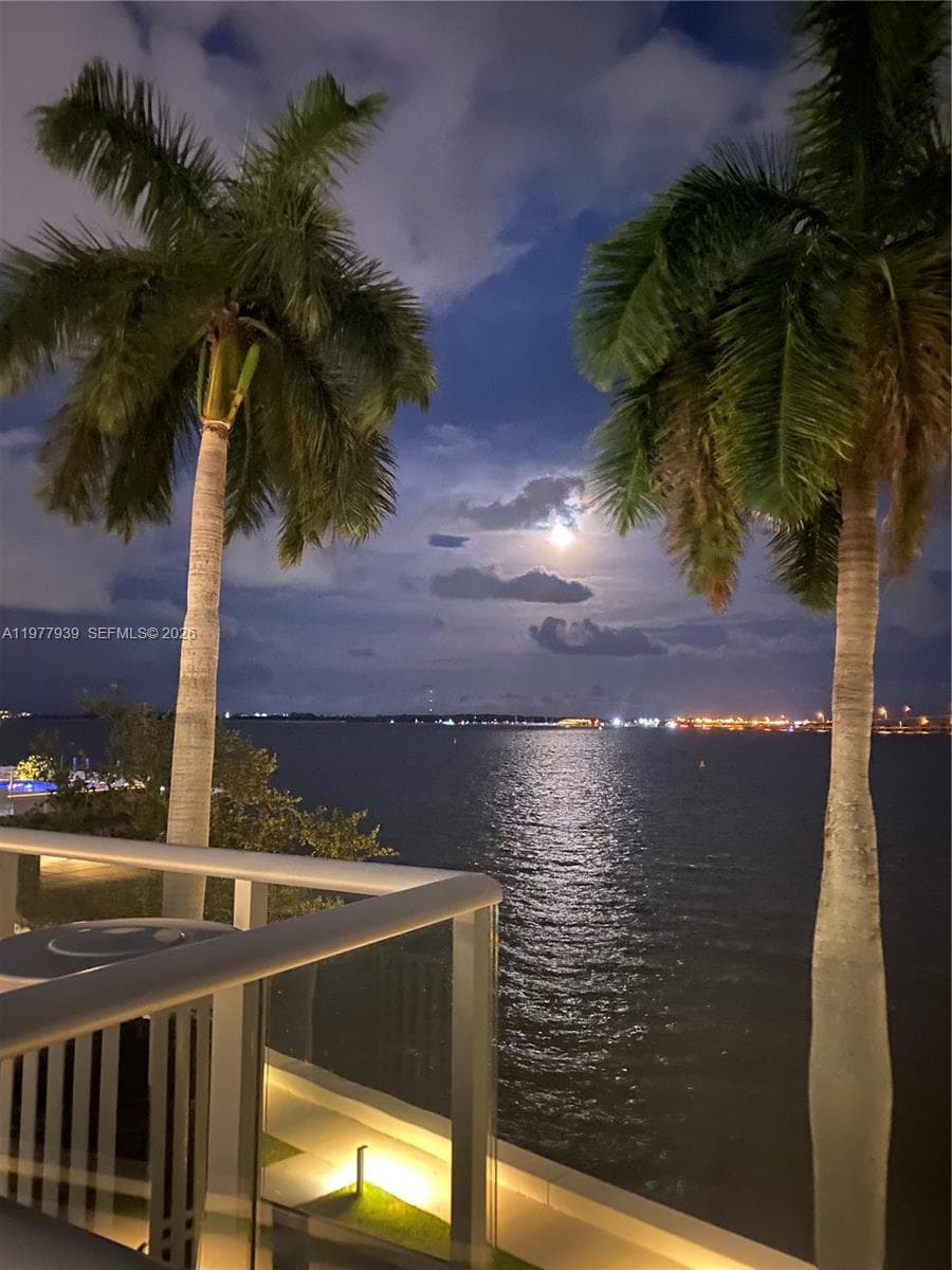 1541 Brickell Ave # B403, Miami FL 33129 — 25