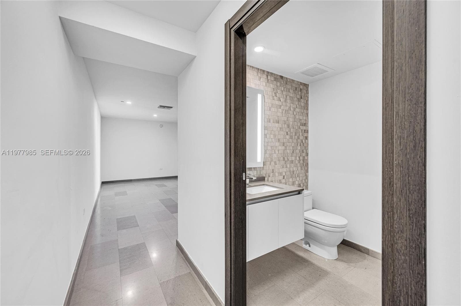 88 SW 7th St # 806, Miami FL 33130 — 27