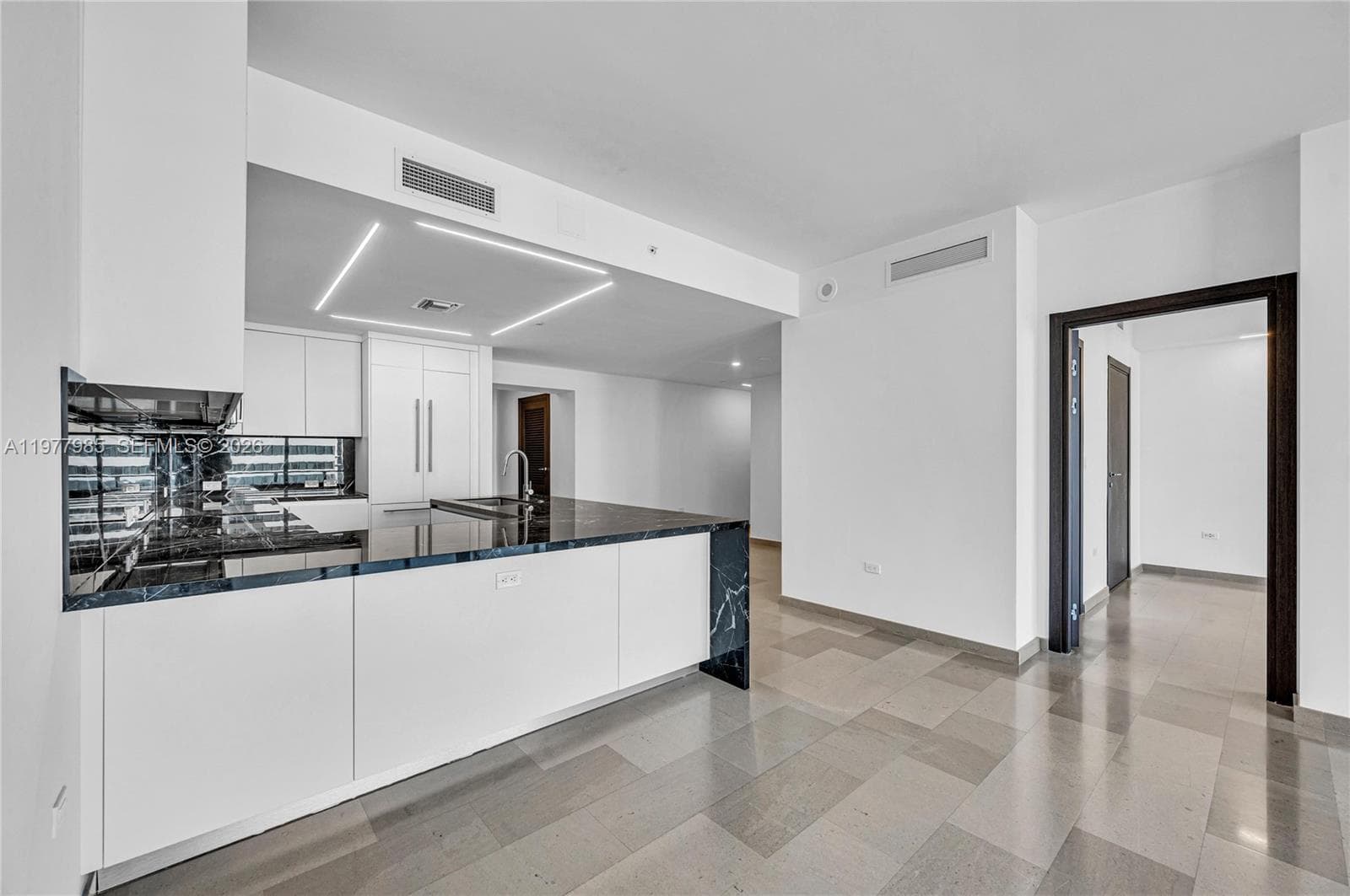 88 SW 7th St # 806, Miami FL 33130 — 16