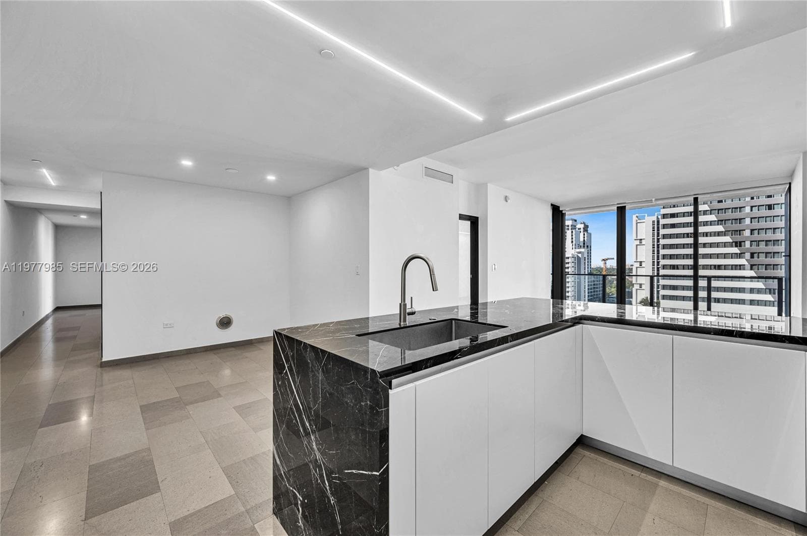 88 SW 7th St # 806, Miami FL 33130 — 3