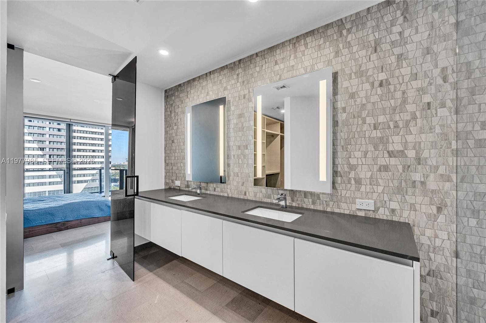 88 SW 7th St # 806, Miami FL 33130 — 37