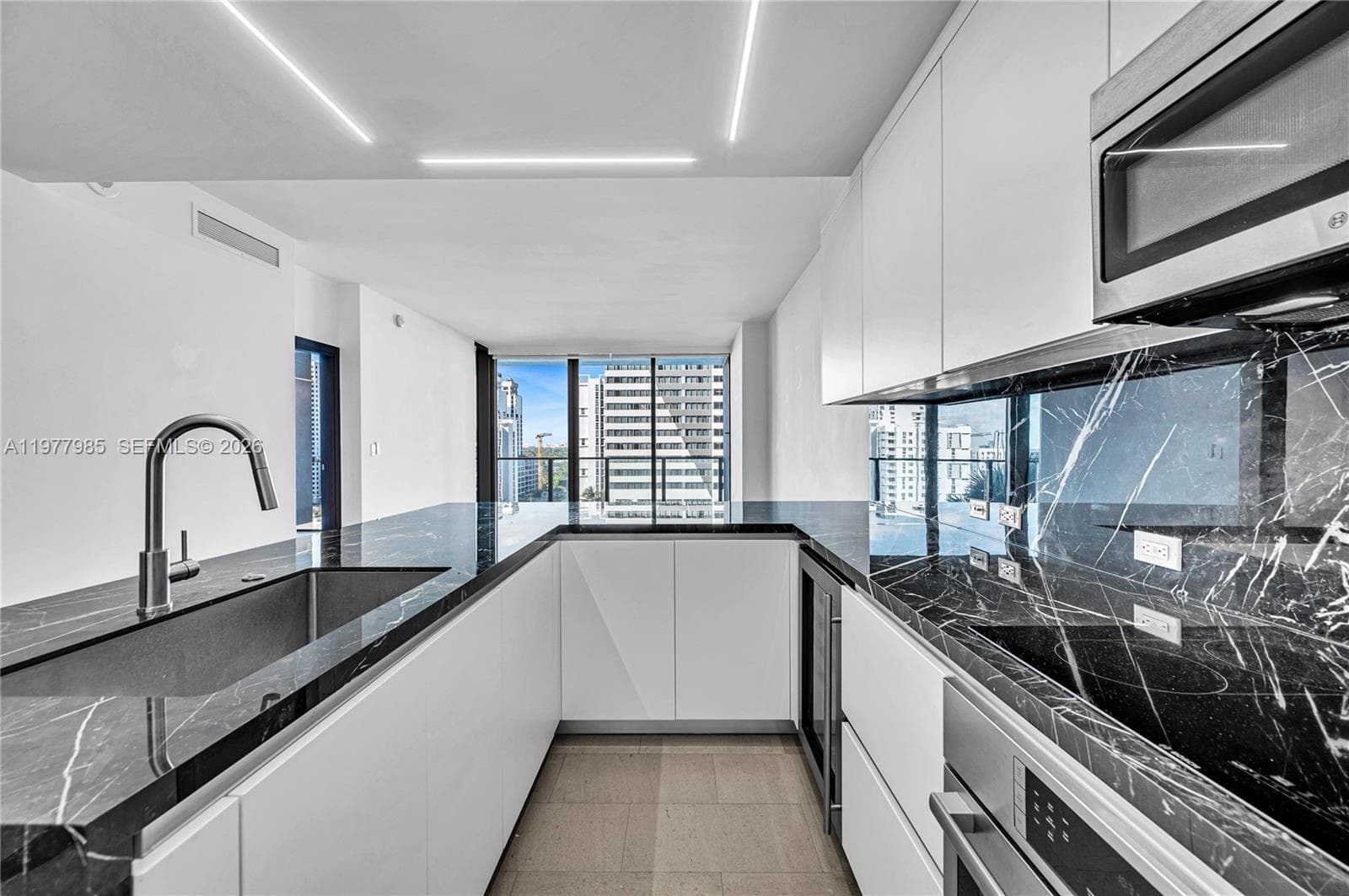 88 SW 7th St # 806, Miami FL 33130 — 4