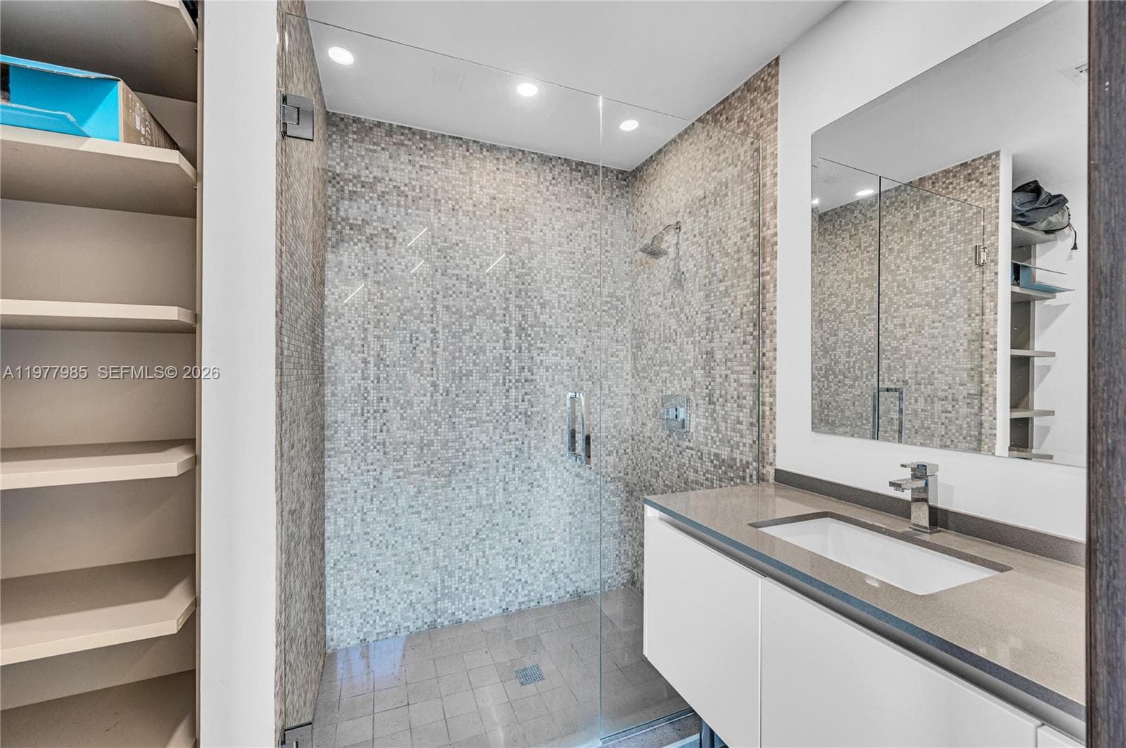 88 SW 7th St # 806, Miami FL 33130 — 25