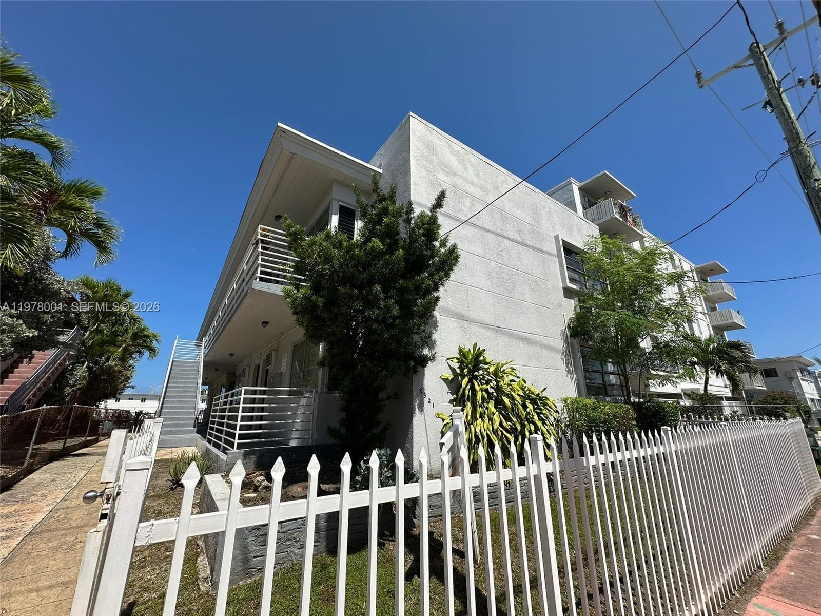 8321 Crespi Blvd # 7, Miami Beach FL 33141 — 1