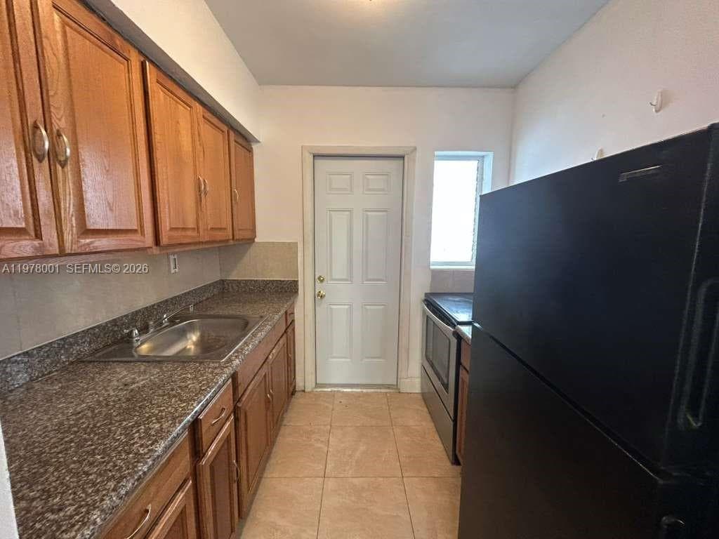 8321 Crespi Blvd # 7, Miami Beach FL 33141 — 5