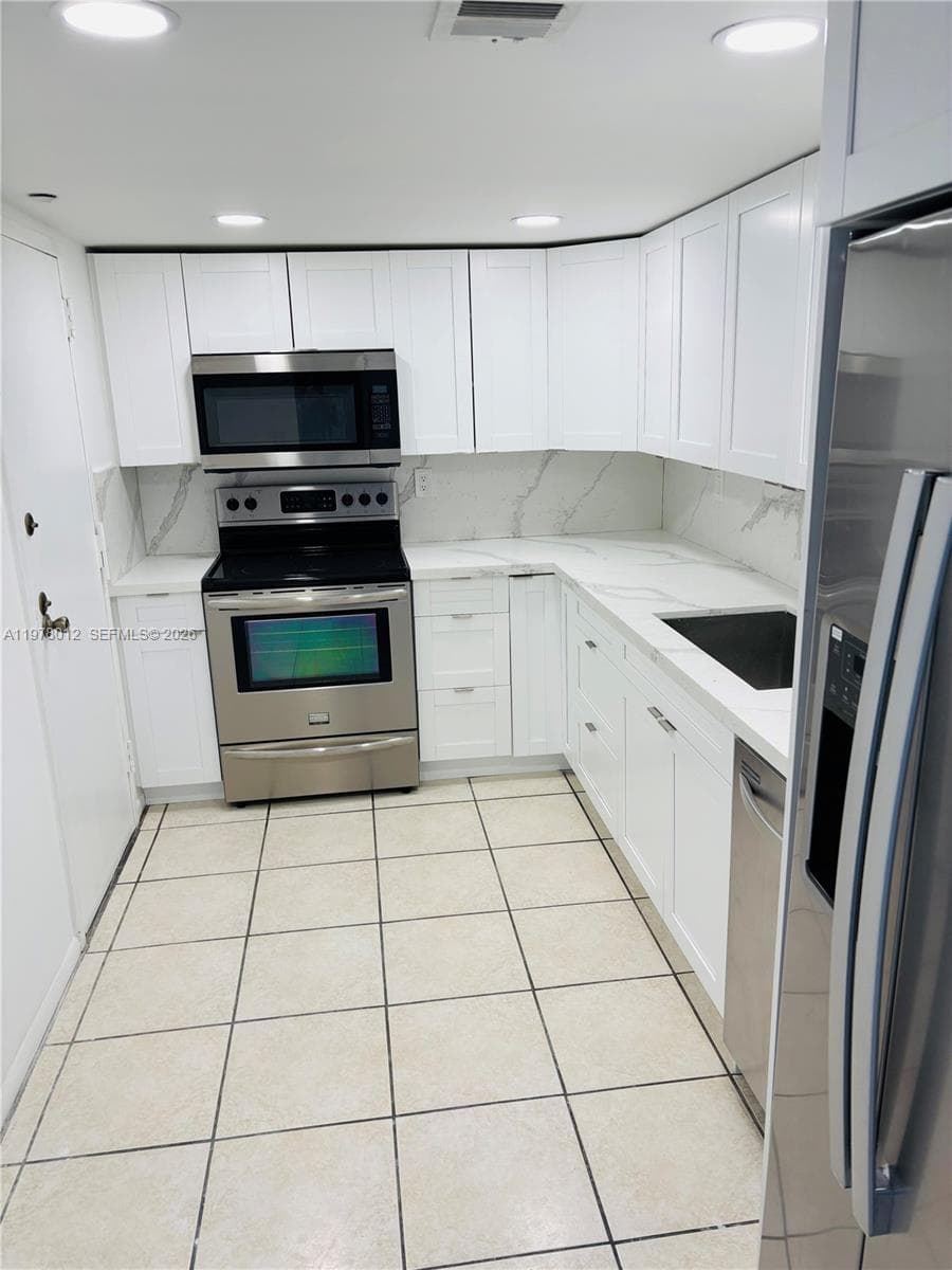 2333 Brickell Ave # 1115, Miami FL 33129 — 7