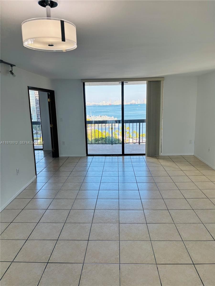 2333 Brickell Ave # 1115, Miami FL 33129 — 1
