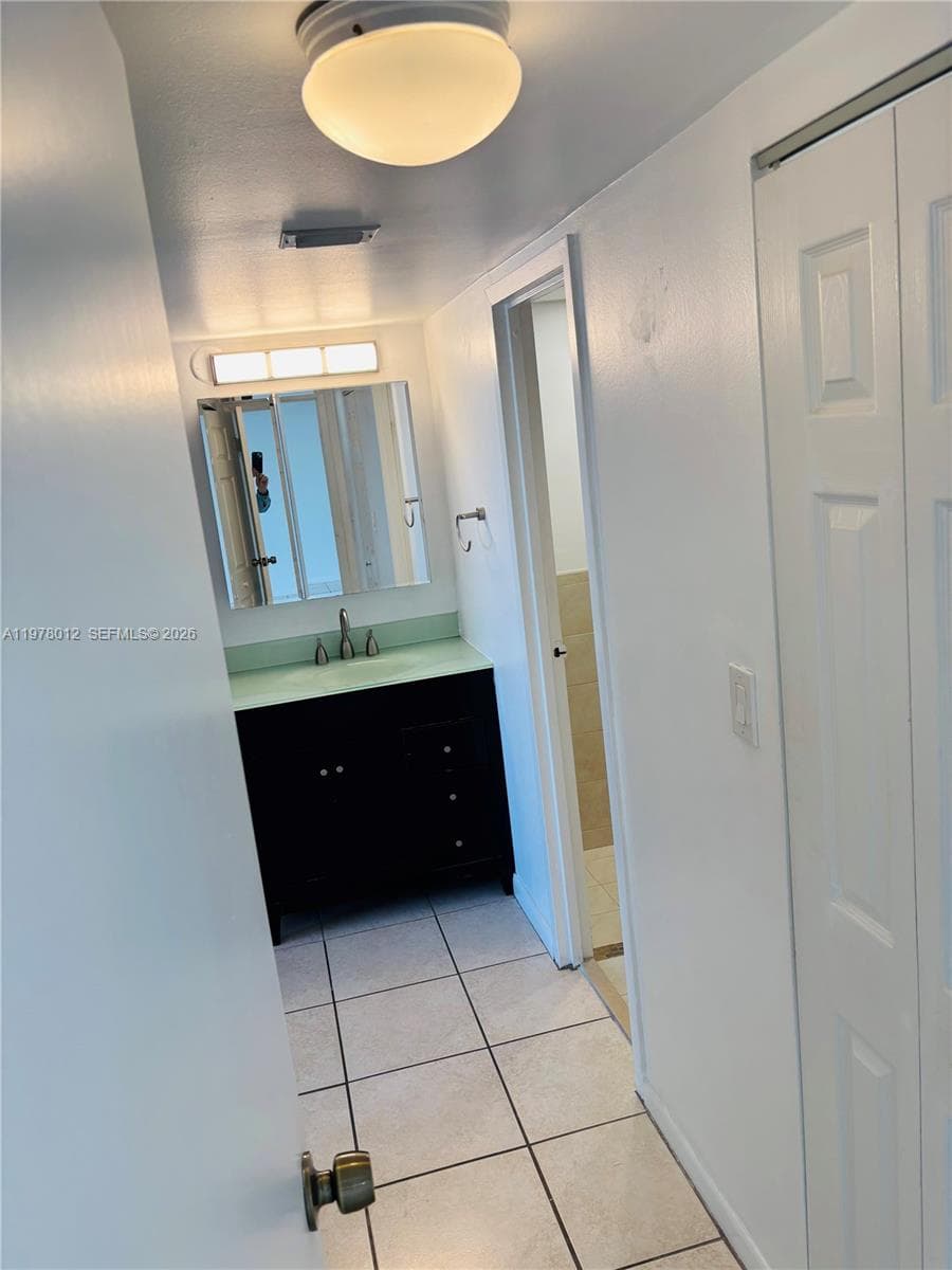 2333 Brickell Ave # 1115, Miami FL 33129 — 14