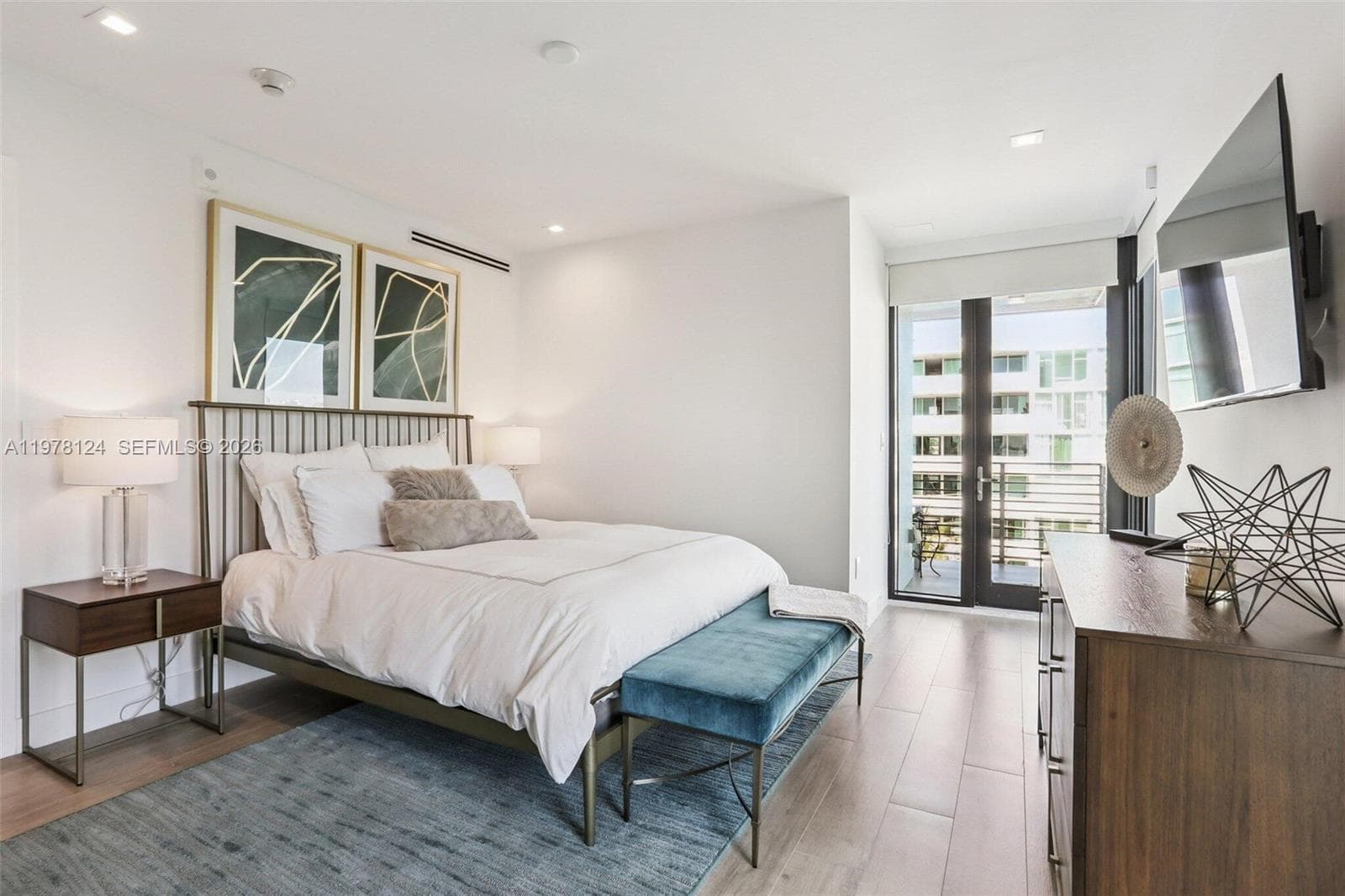 1930 Bay Dr # 4, Miami Beach FL 33141 — 42