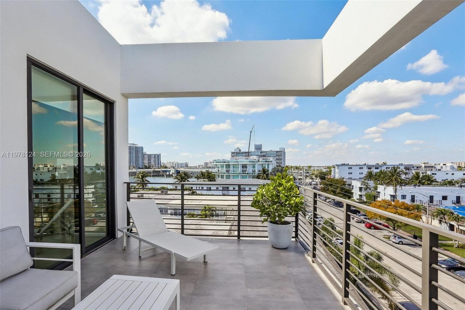 1930 Bay Dr # 4, Miami Beach FL 33141 — 47