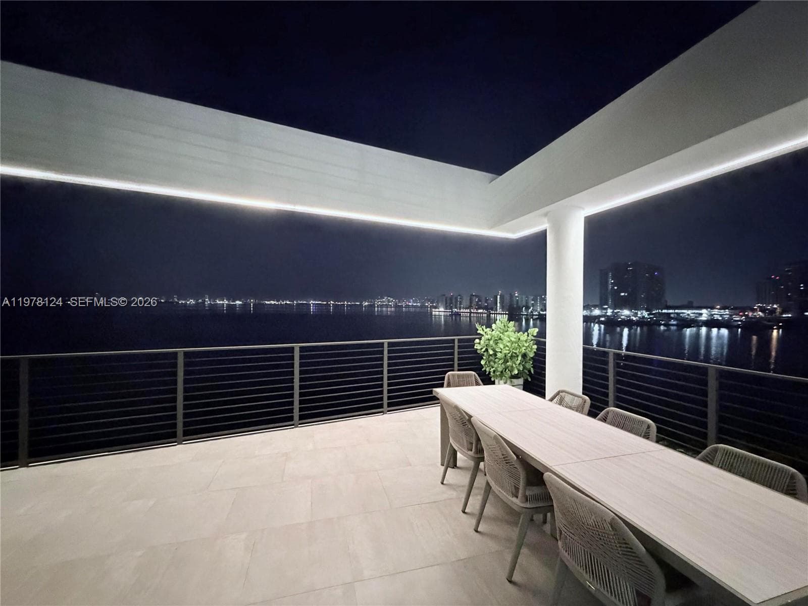 1930 Bay Dr # 4, Miami Beach FL 33141 — 33