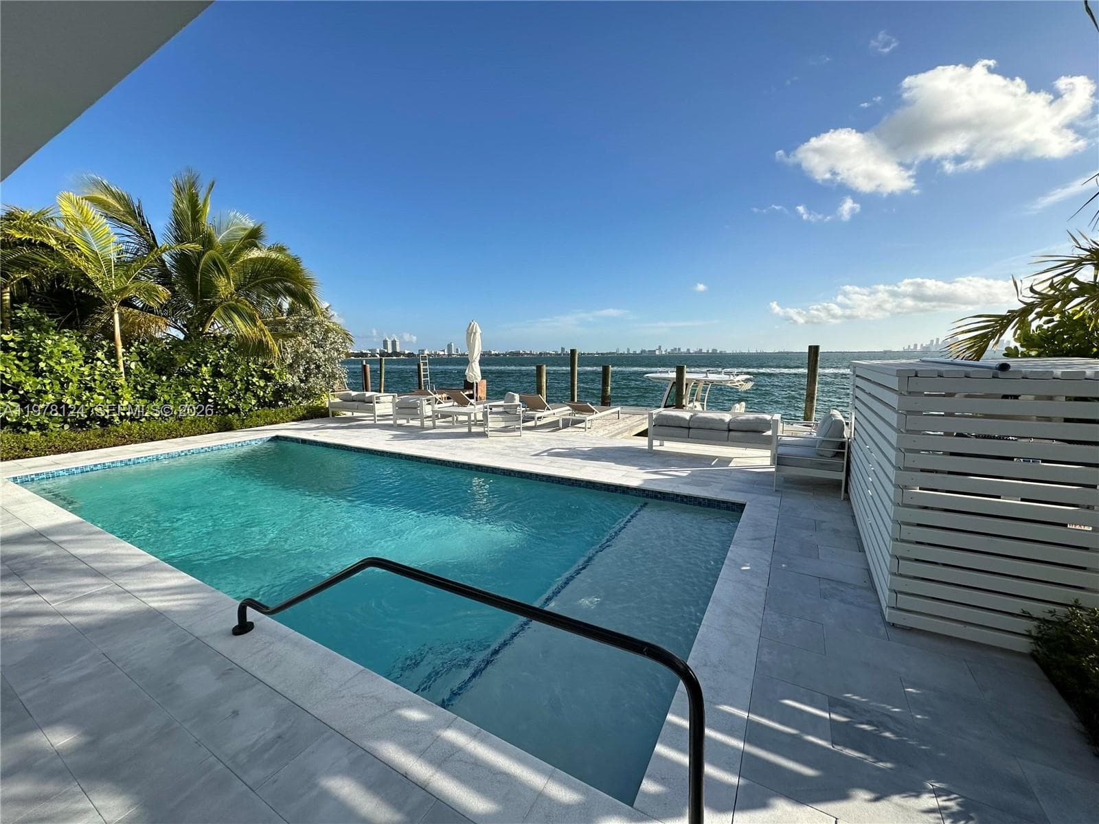1930 Bay Dr # 4, Miami Beach FL 33141 — 4