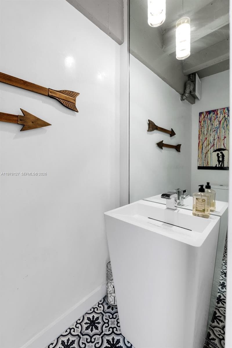 6901 Edgewater Dr # 315, Coral Gables FL 33133 — 9
