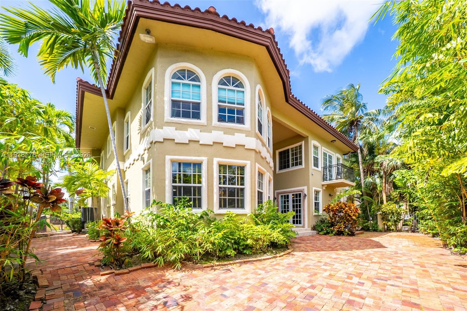 4501 N Bay Rd, Miami Beach FL 33140 — 3