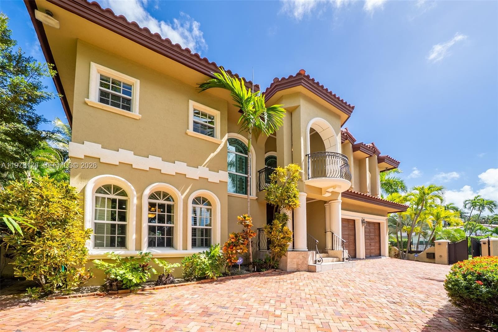 4501 N Bay Rd, Miami Beach FL 33140 — 1