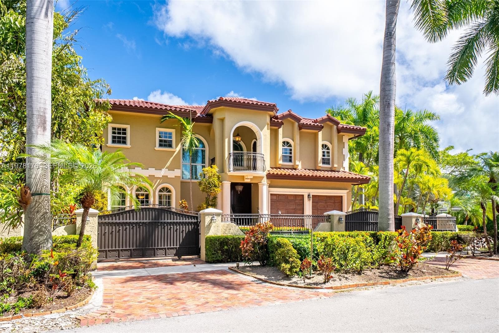 4501 N Bay Rd, Miami Beach FL 33140 — 24