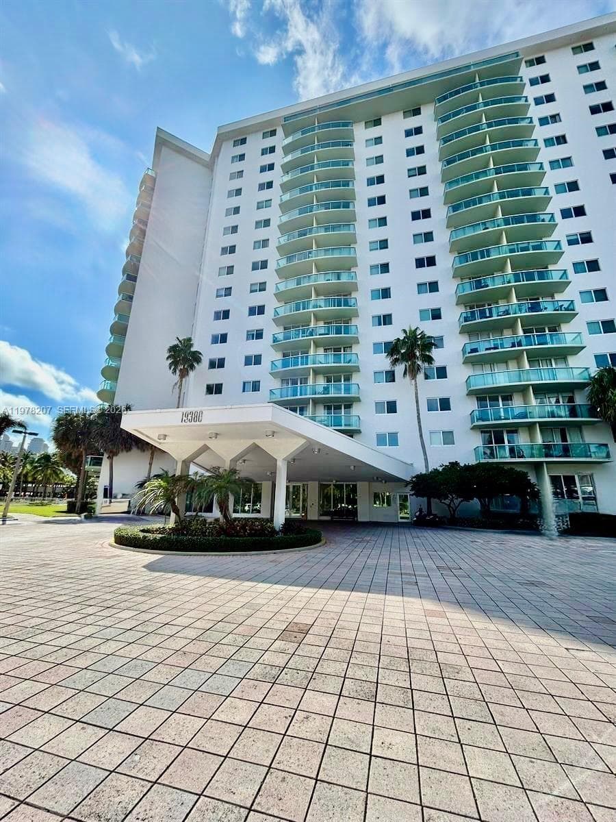 19380 Collins Ave # 1219, Sunny Isles Beach FL 33160 — 20