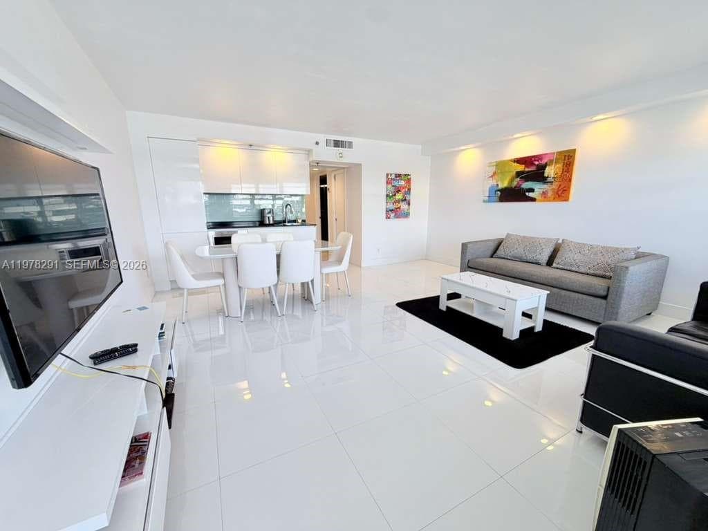 100 Lincoln Rd # 1404, Miami Beach FL 33139 — 2