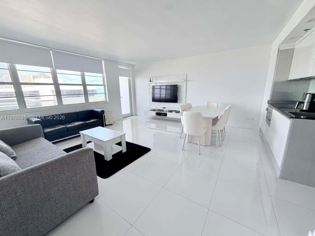 100 Lincoln Rd # 1404, Miami Beach FL 33139 — 3