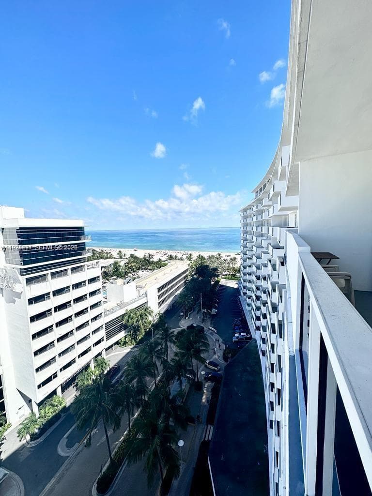 100 Lincoln Rd # 1404, Miami Beach FL 33139 — 11