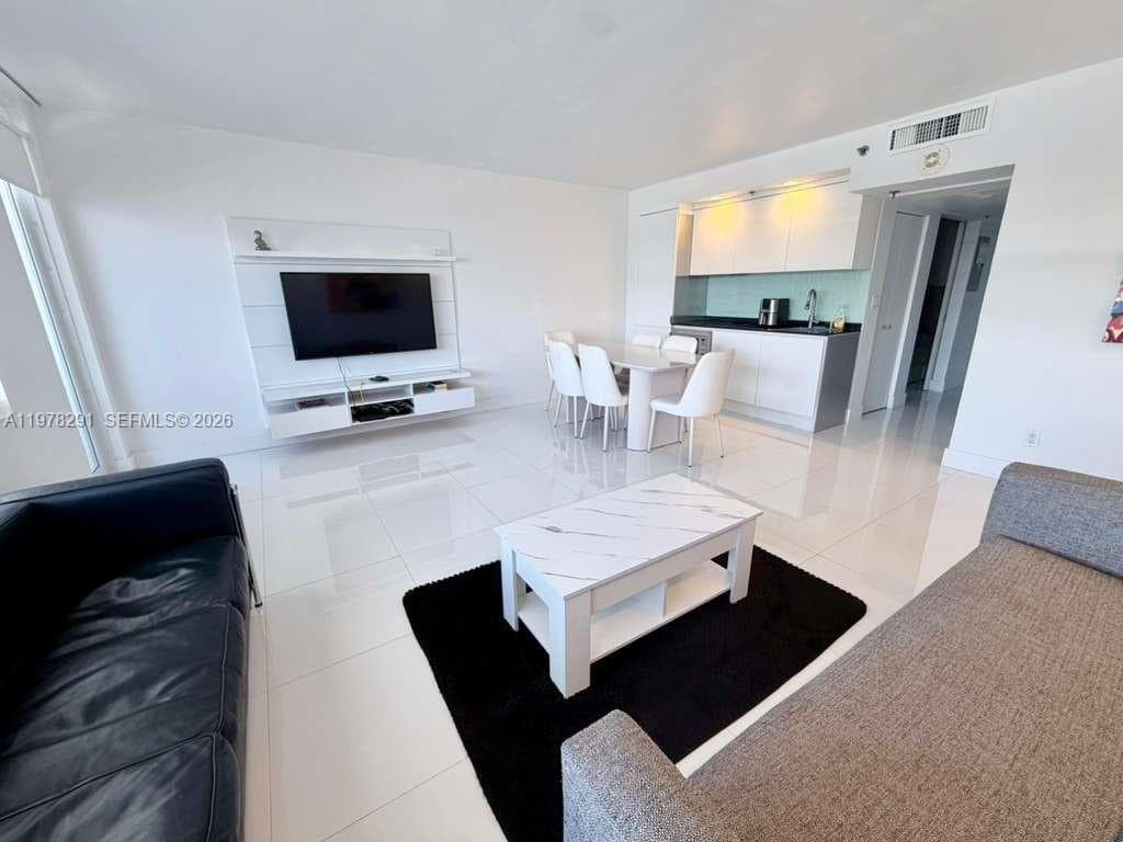 100 Lincoln Rd # 1404, Miami Beach FL 33139 — 4