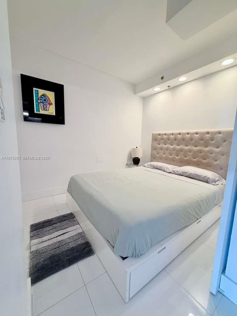 100 Lincoln Rd # 1404, Miami Beach FL 33139 — 8
