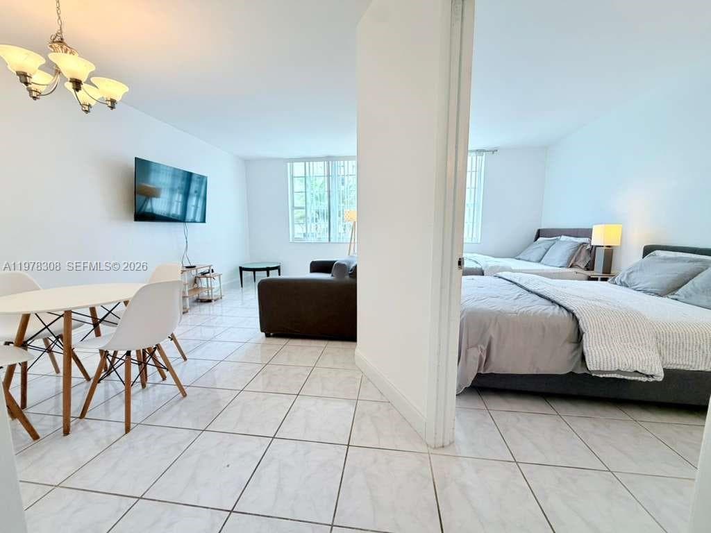 100 Lincoln Rd # 524, Miami Beach FL 33139 — 1