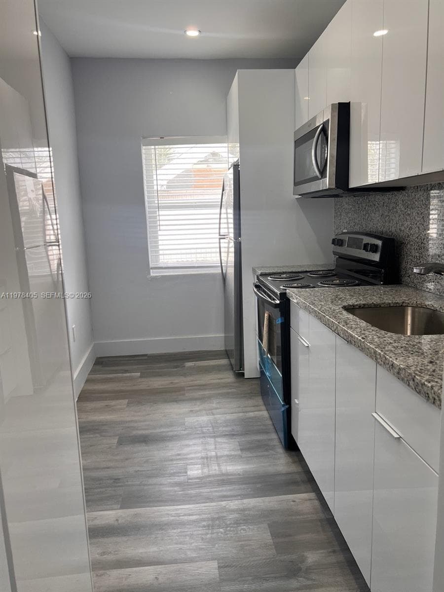 852 SW 13th Ave, Miami FL 33135 — 6