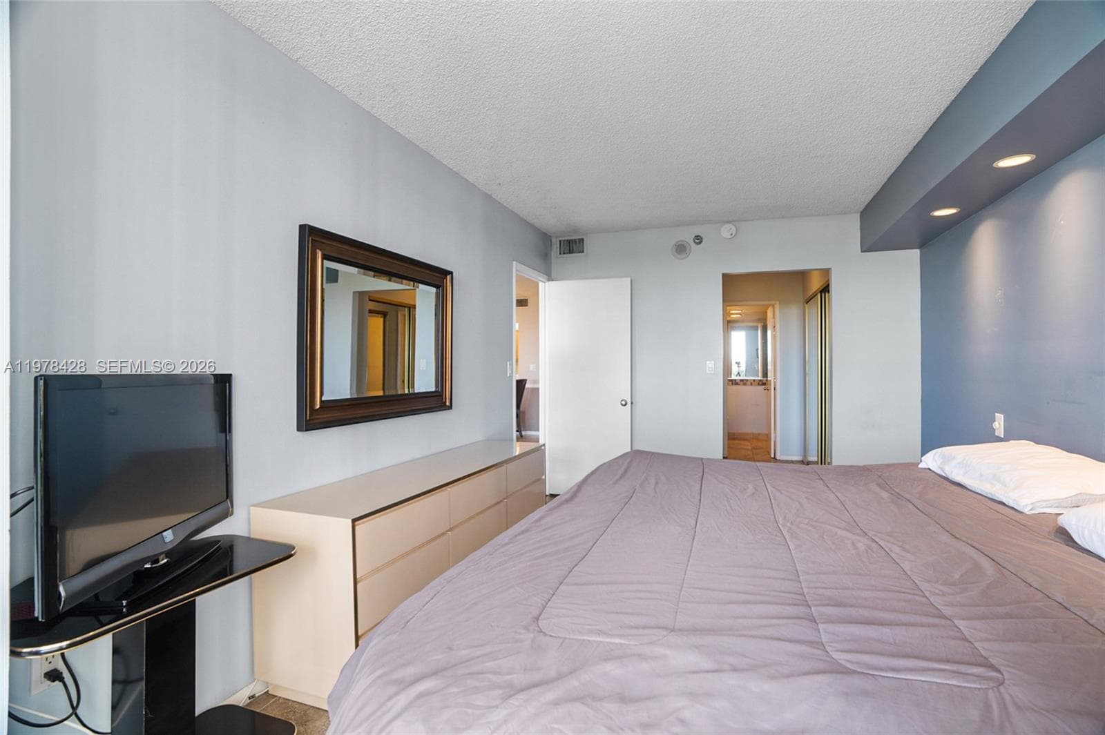 20515 E Country Club Dr # 849, Aventura FL 33180 — 26