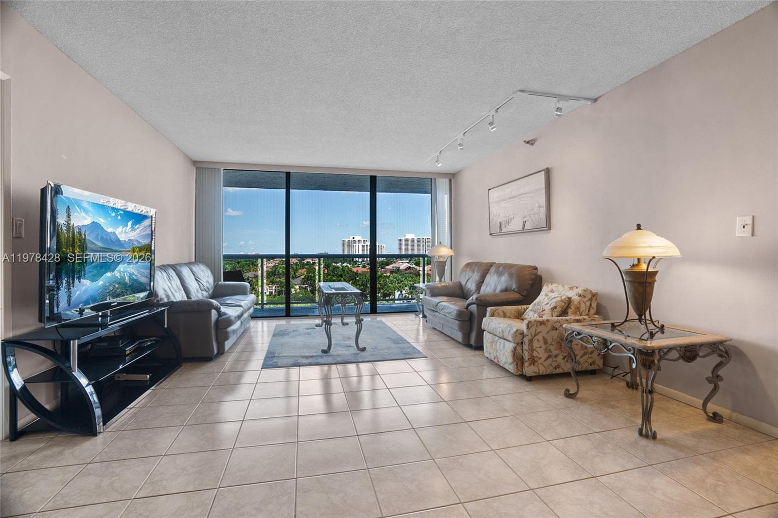 20515 E Country Club Dr # 849, Aventura FL 33180 — 20