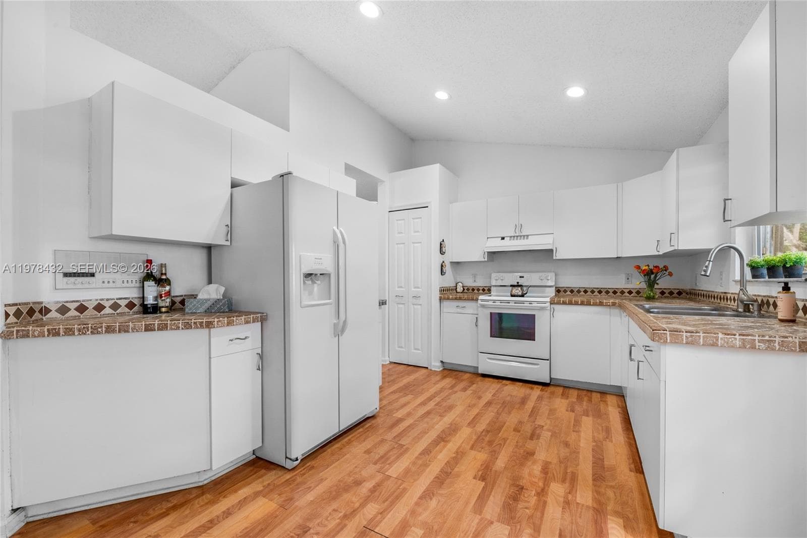 2020 SE 5th Pl # 2020, Homestead FL 33033 — 10