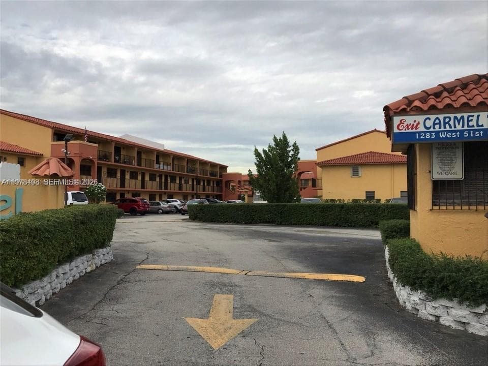 1279 W 51st Pl # 13, Hialeah FL 33012 — 2