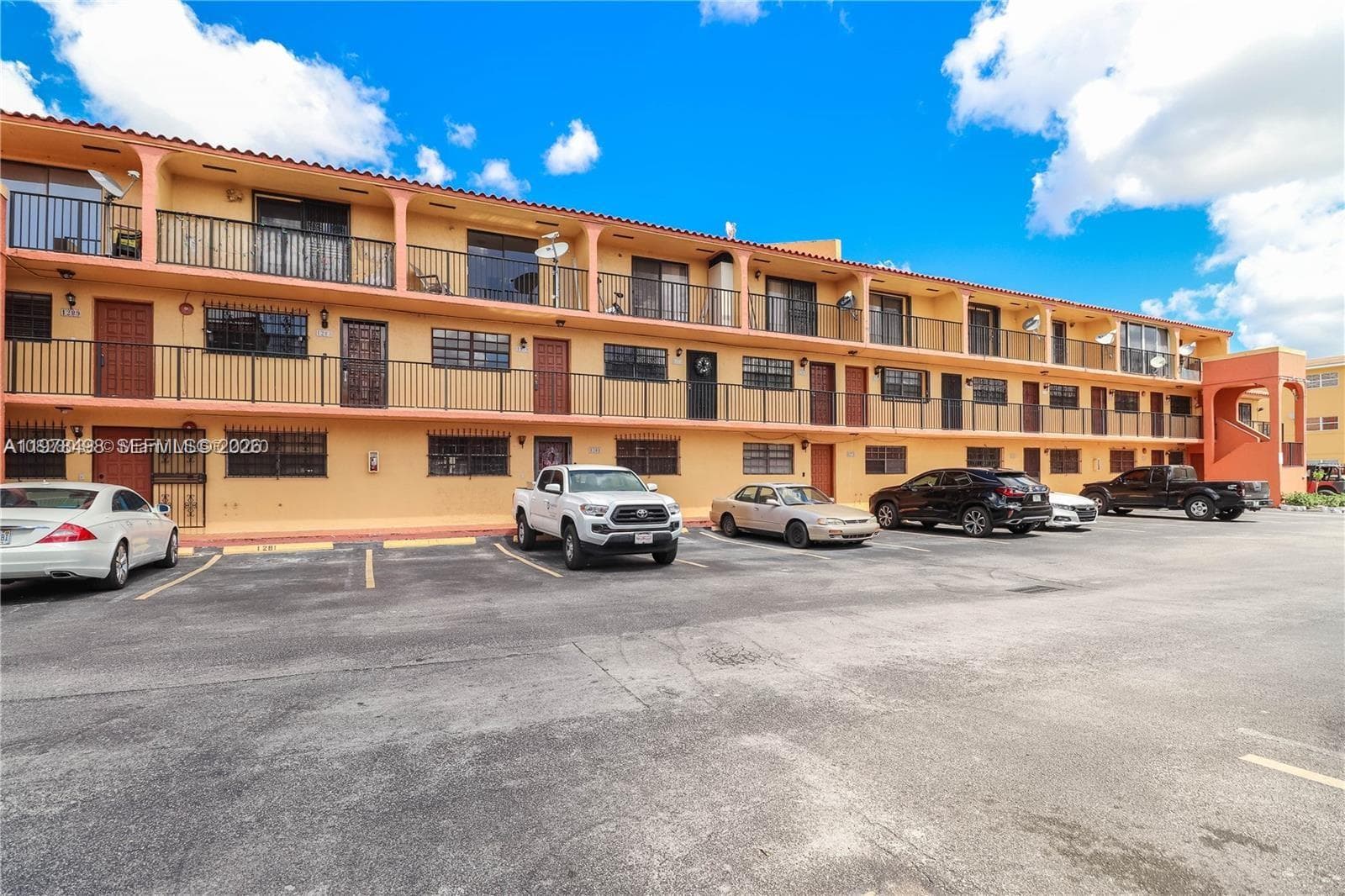 1279 W 51st Pl # 13, Hialeah FL 33012 — 1