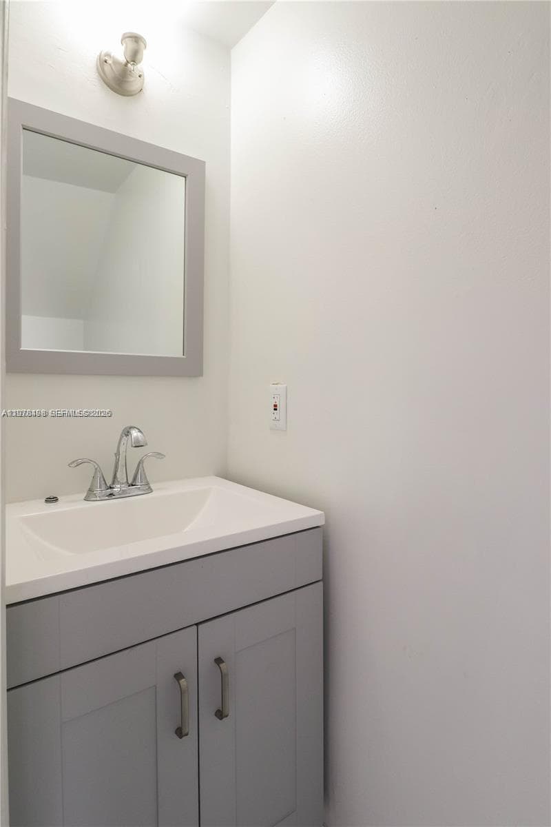 1279 W 51st Pl # 13, Hialeah FL 33012 — 19