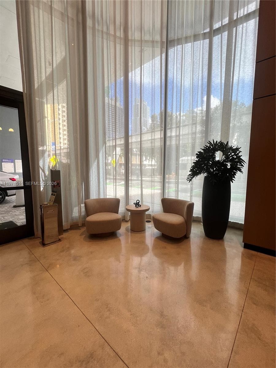 121 NE 5th st # 3400, Miami FL 33132 — 22
