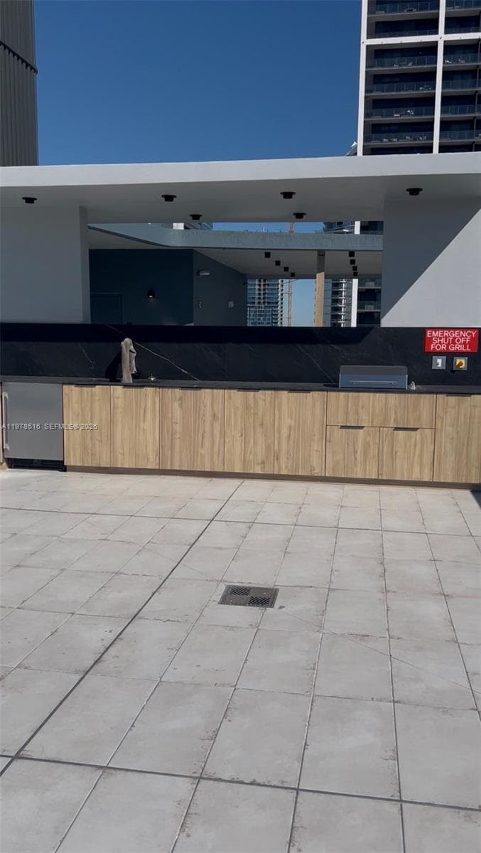 121 NE 5th st # 3400, Miami FL 33132 — 20