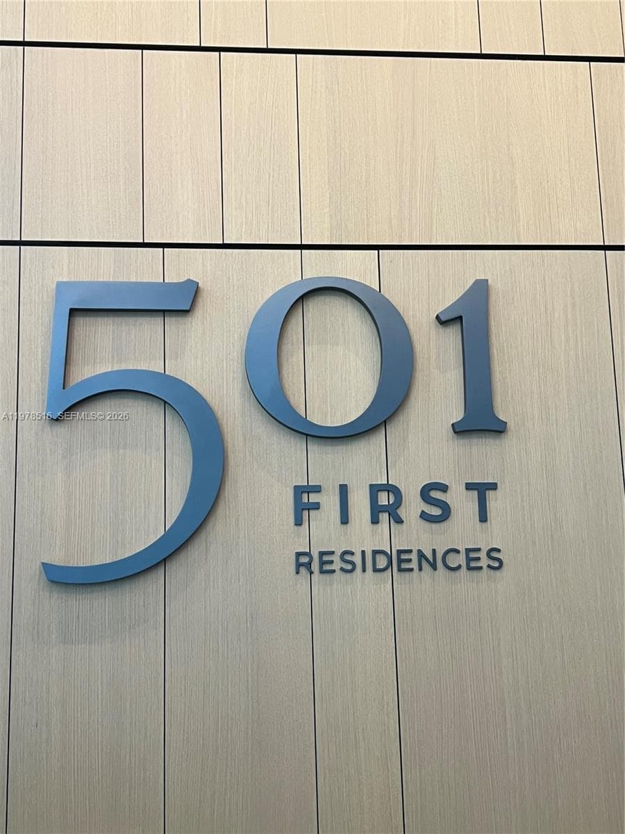 121 NE 5th st # 3400, Miami FL 33132 — 24