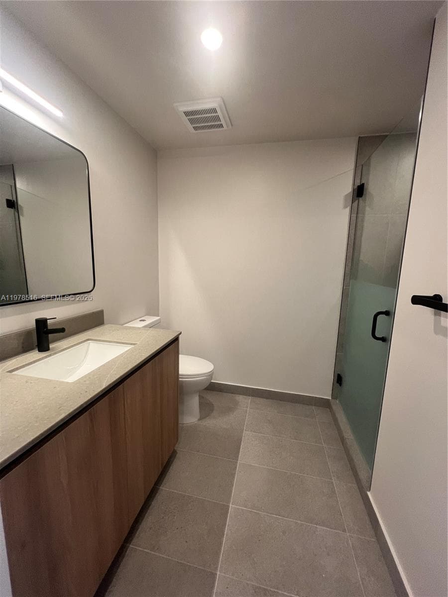 121 NE 5th st # 3400, Miami FL 33132 — 8
