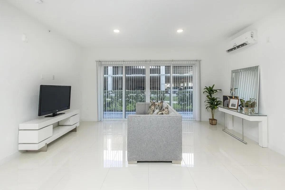 25885 S Dixie Highway, Homestead FL 33032 — 6