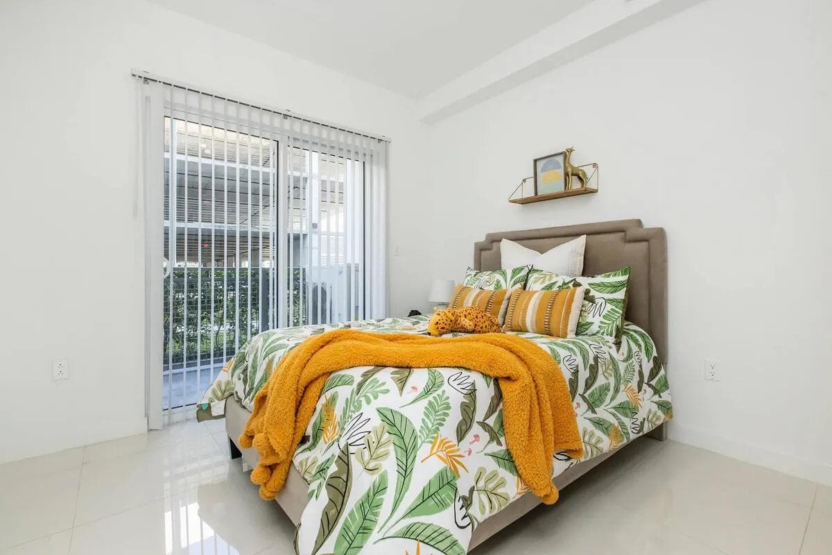25885 S Dixie Highway, Homestead FL 33032 — 9